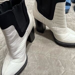 Charles David Bootie size 7.5 Off white